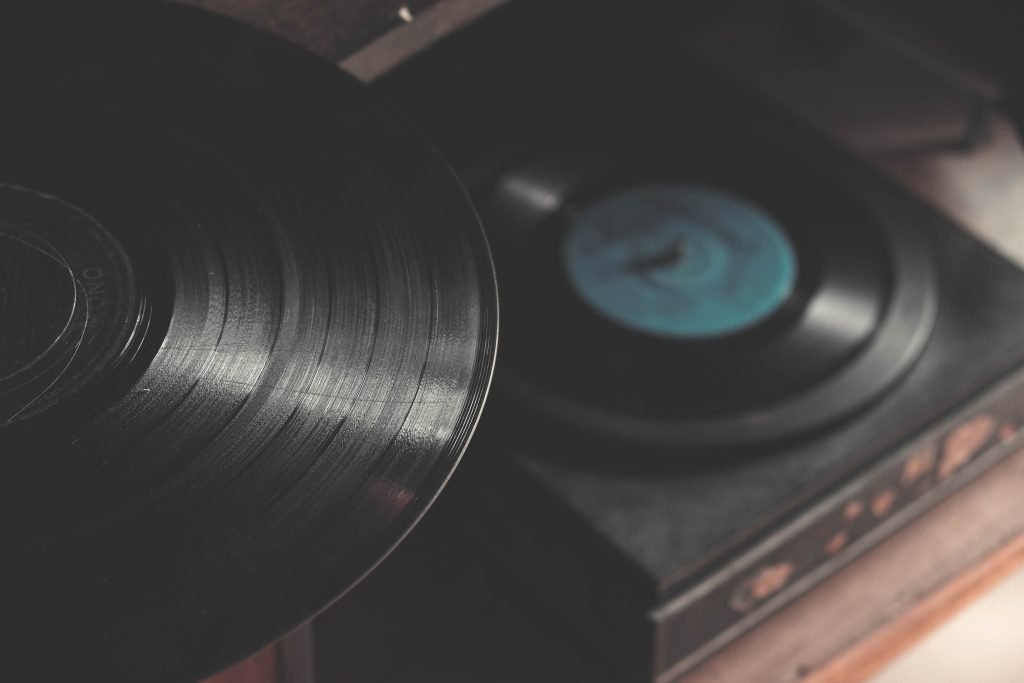 A vinyl record represents the relationship between music and memory.